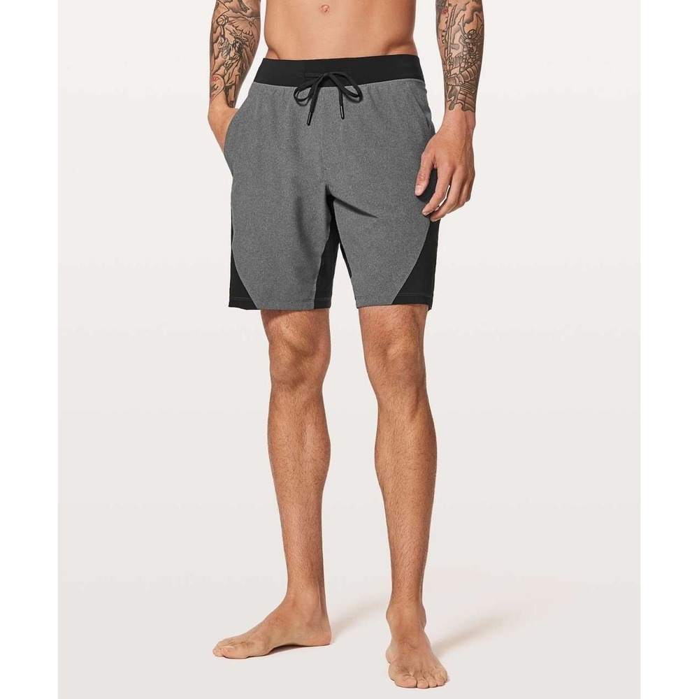 Lululemon Namaste At The Beach Short II Men's Medium Gray/Black UPF 50 Swim